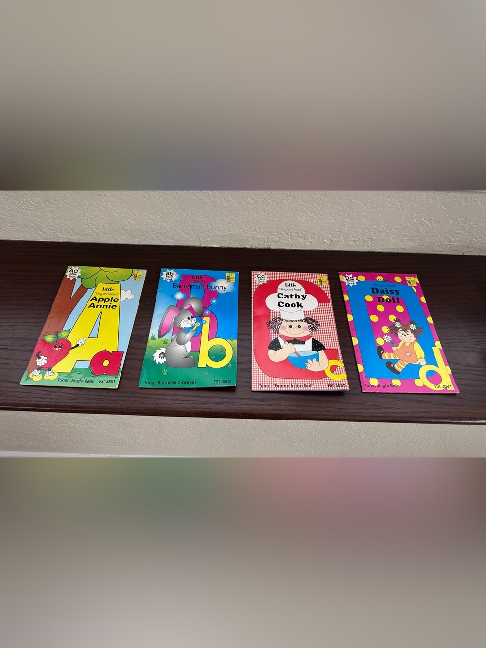 26 Frog Street Press "Sing & Read" Alphabet Small Books - Picture 3 of 16
